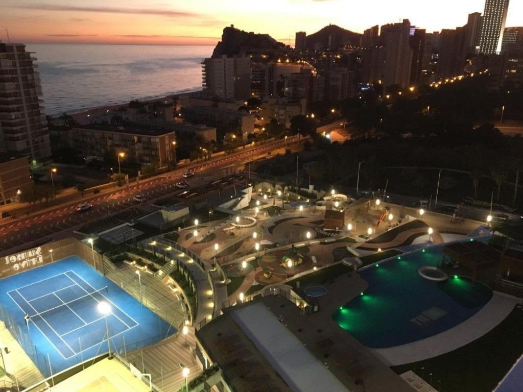 דירות בנידורם Sunset Drive, Cerca De La Playa Poniente מראה חיצוני תמונה